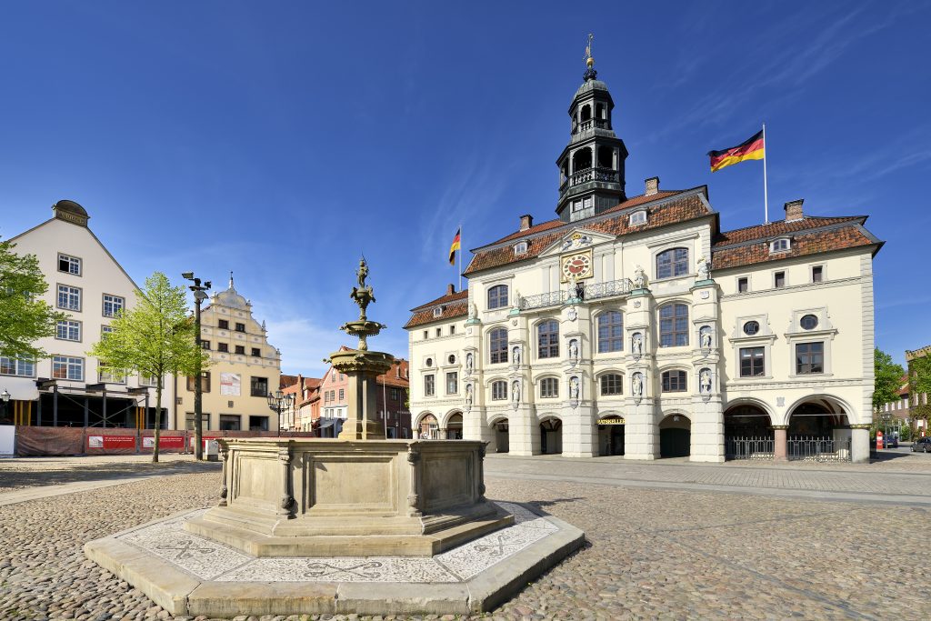 Aufnahme des Rathaus Lüneburg im Zentrum des Liefergebiets Lüneburg